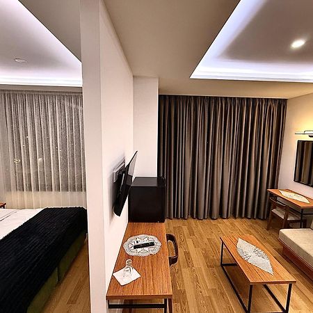 Hotel Republika 培拉特 外观 照片