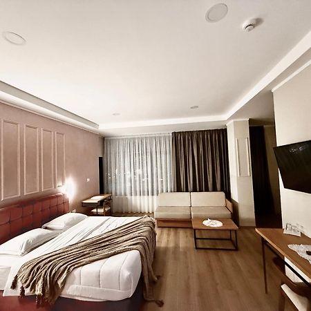 Hotel Republika 培拉特 外观 照片