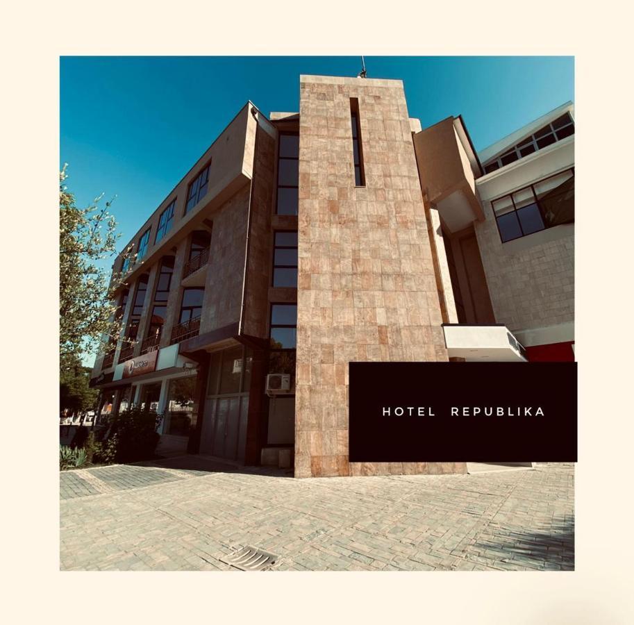 Hotel Republika 培拉特 外观 照片