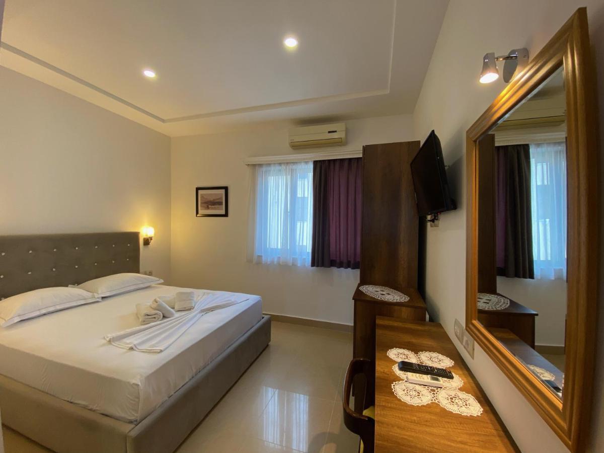Hotel Republika 培拉特 外观 照片
