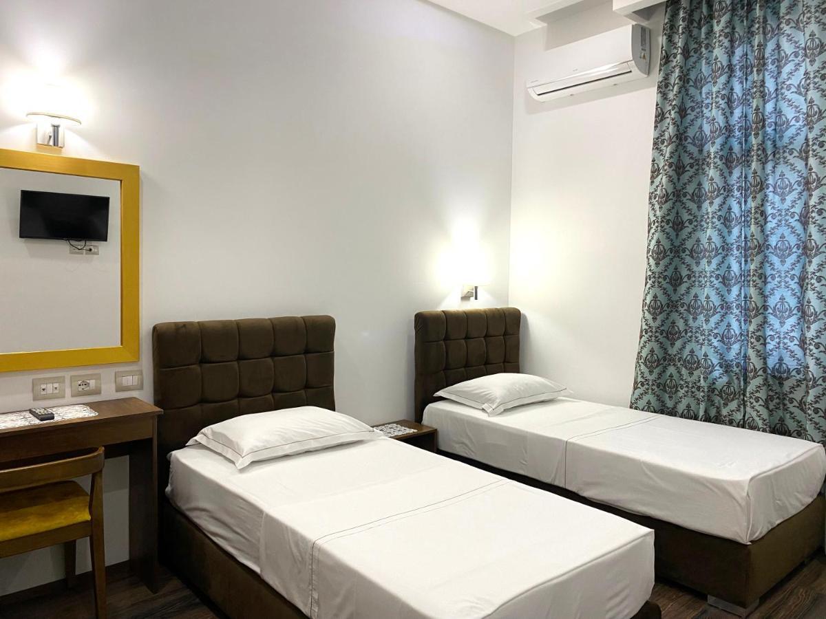 Hotel Republika 培拉特 外观 照片