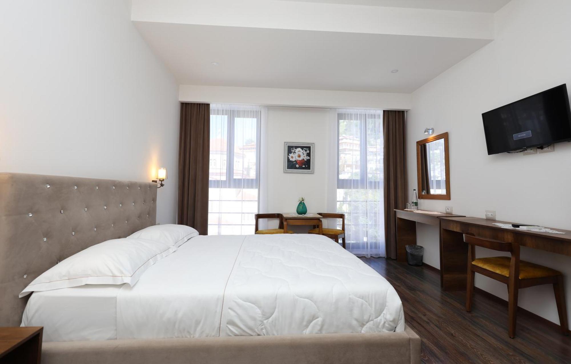 Hotel Republika 培拉特 外观 照片