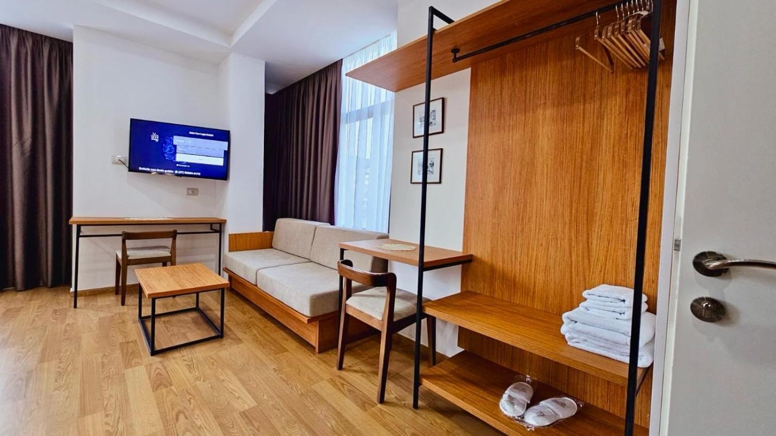 Hotel Republika 培拉特 外观 照片