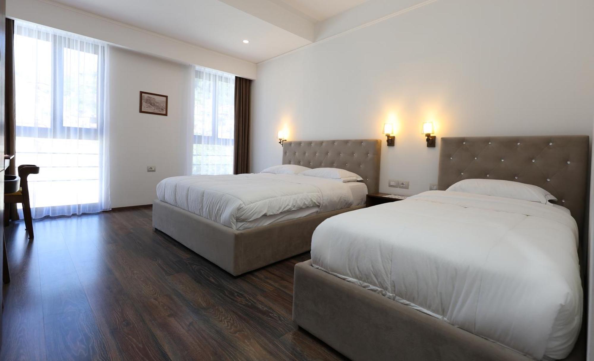 Hotel Republika 培拉特 外观 照片