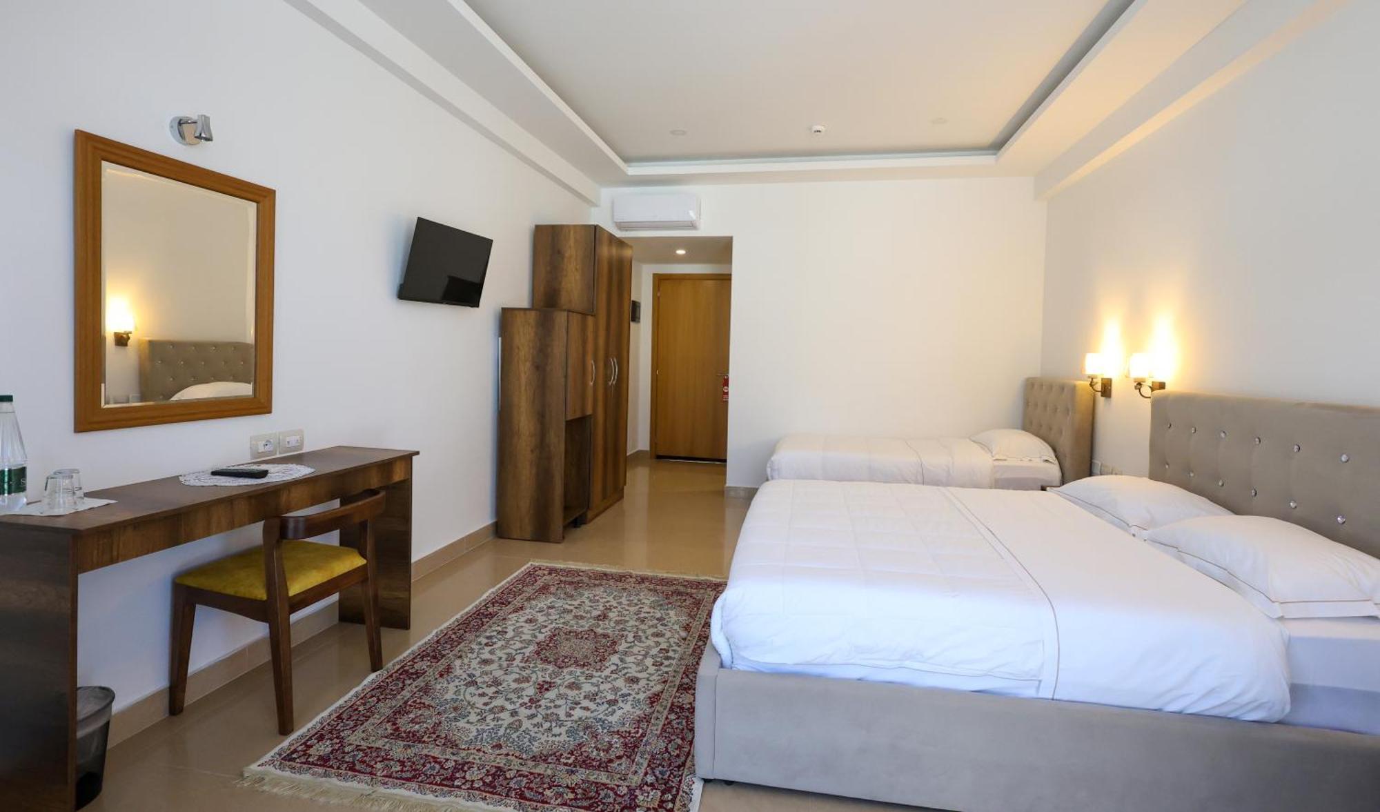 Hotel Republika 培拉特 外观 照片