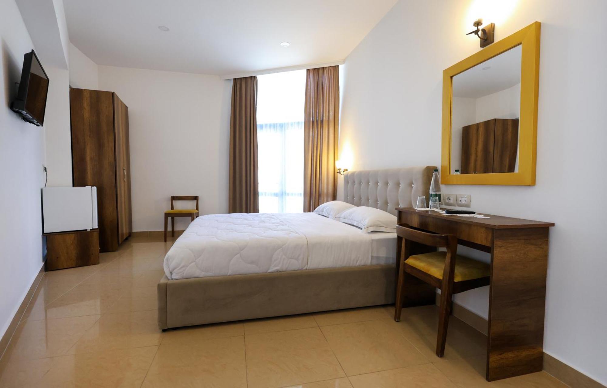 Hotel Republika 培拉特 外观 照片