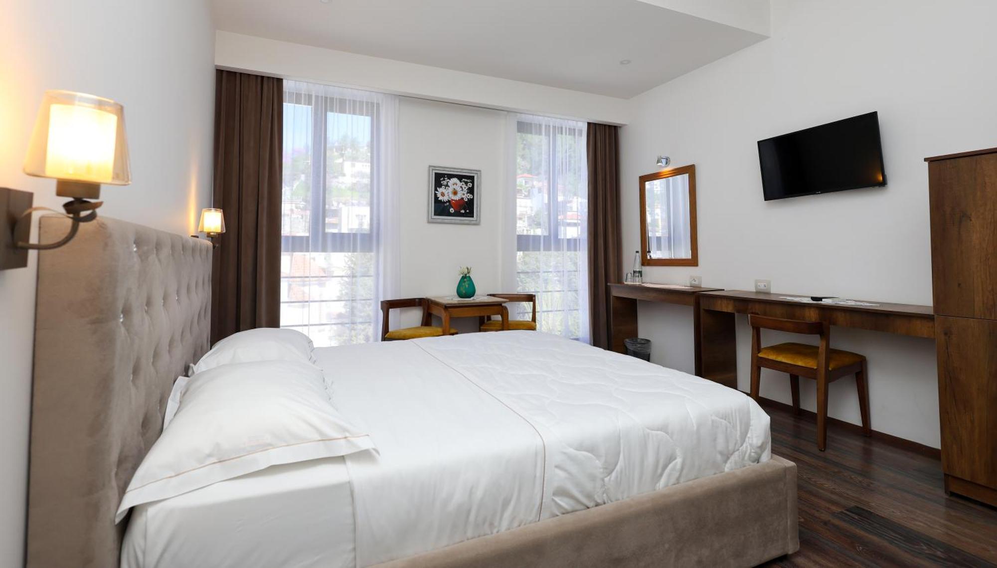 Hotel Republika 培拉特 外观 照片