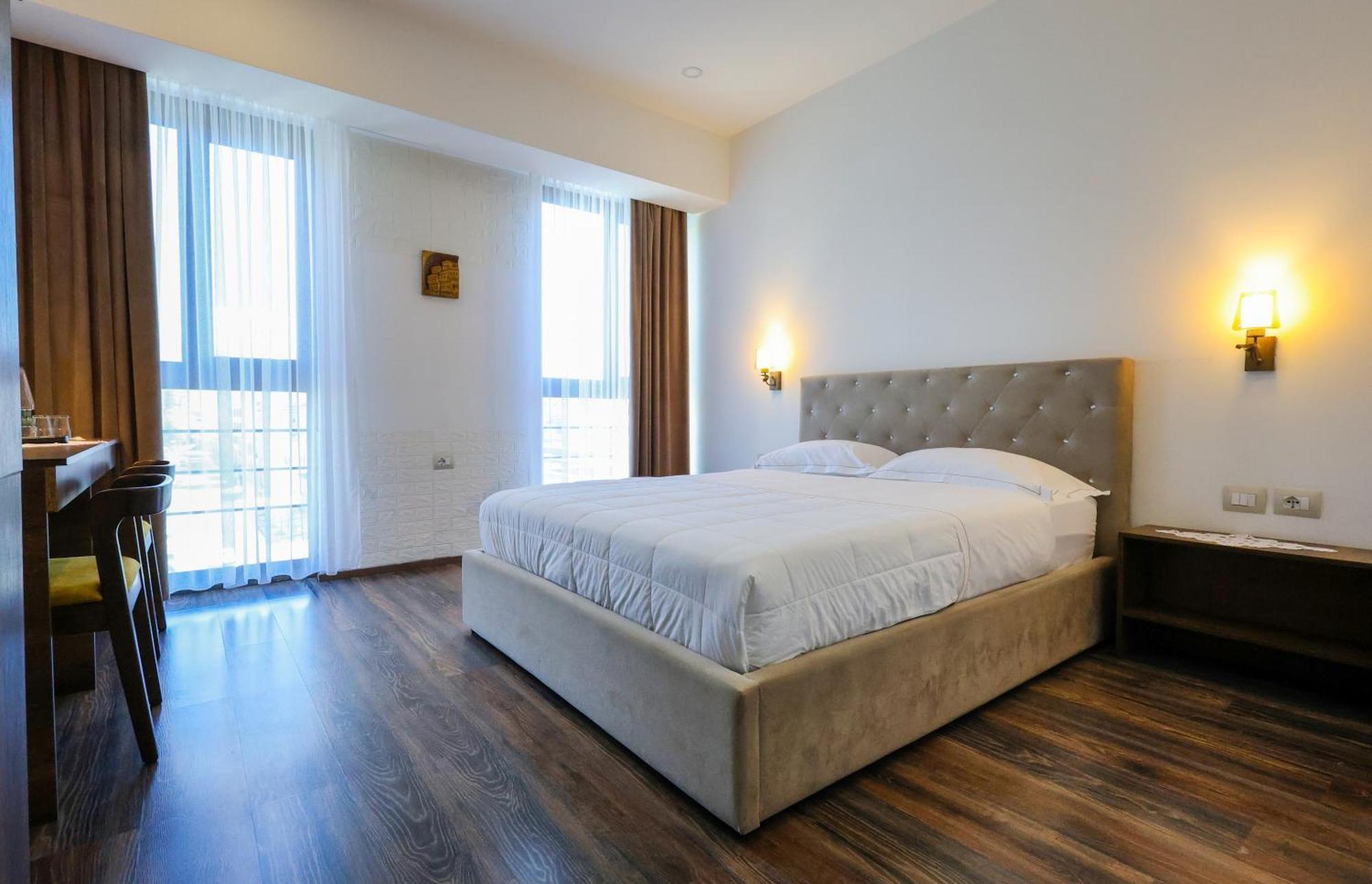Hotel Republika 培拉特 外观 照片