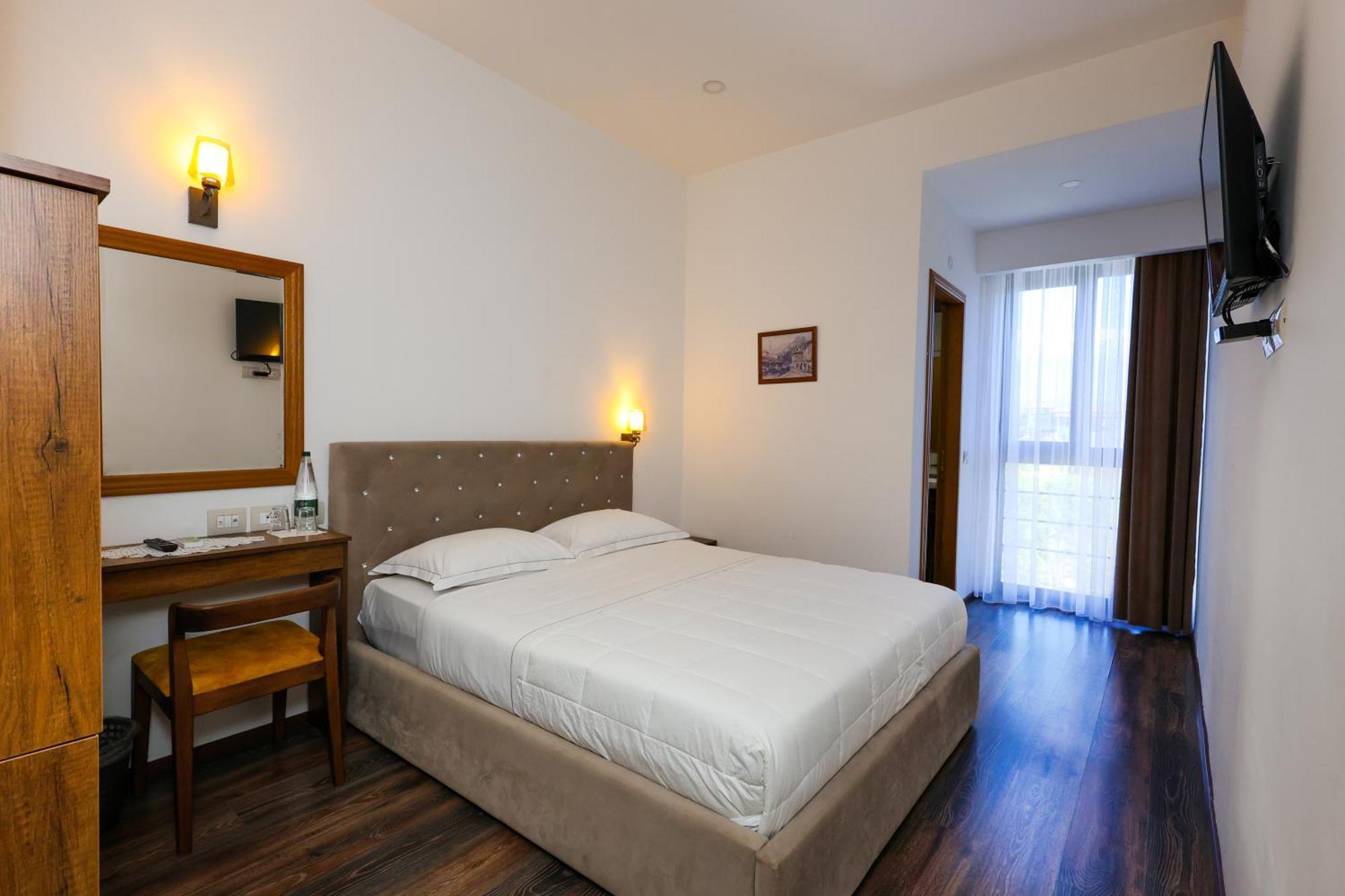 Hotel Republika 培拉特 外观 照片