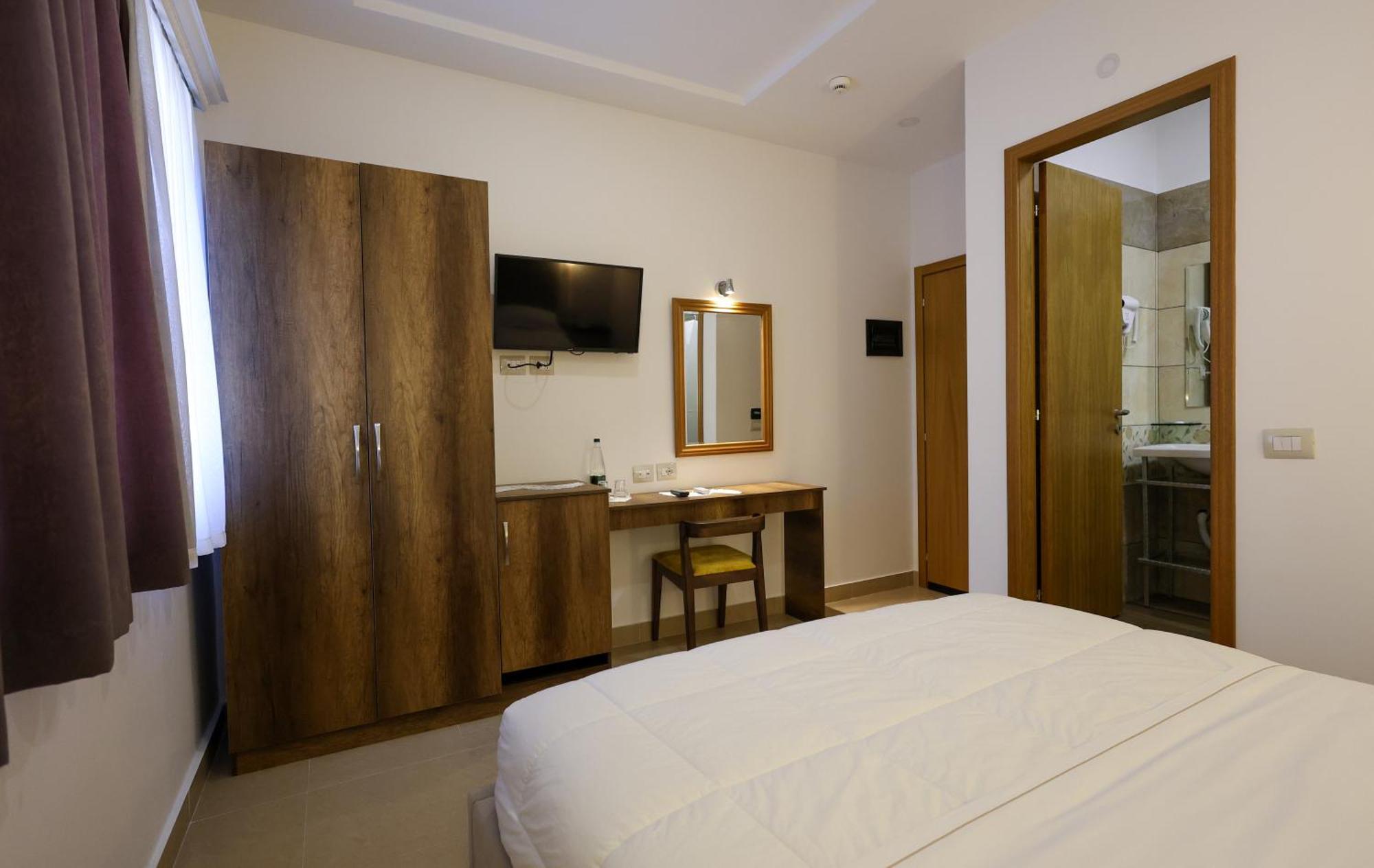 Hotel Republika 培拉特 外观 照片