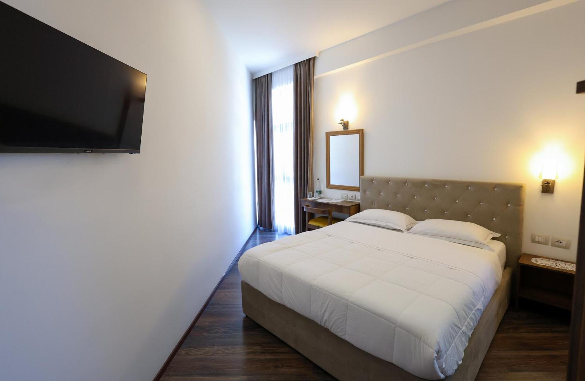 Hotel Republika 培拉特 外观 照片