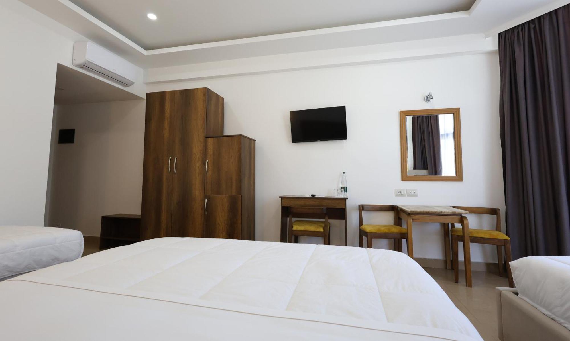 Hotel Republika 培拉特 外观 照片
